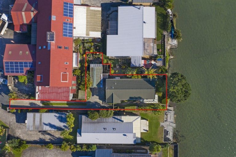 Photo of property in 58a Wallis Street, Raglan, 3225