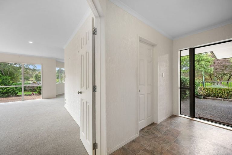 Photo of property in 6 Cabeleigh Drive, Helensville, 0800