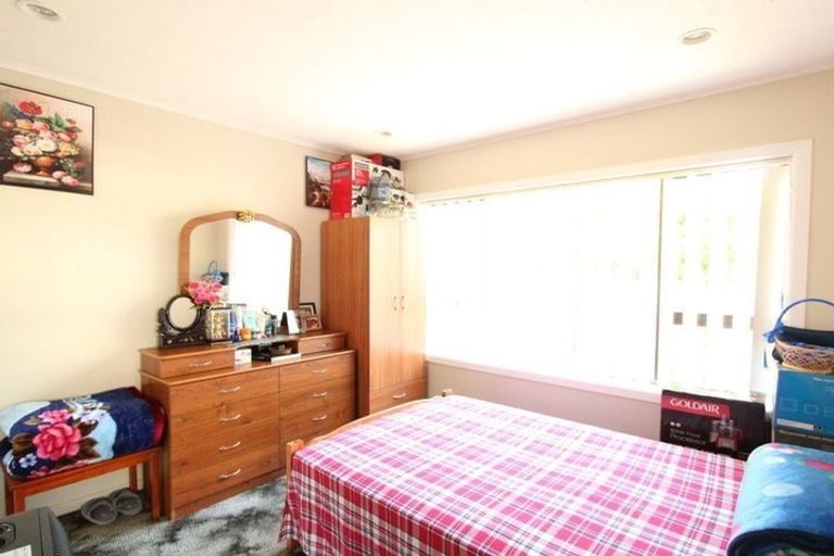 Photo of property in 26b Swanson Road, Henderson, Auckland, 0610