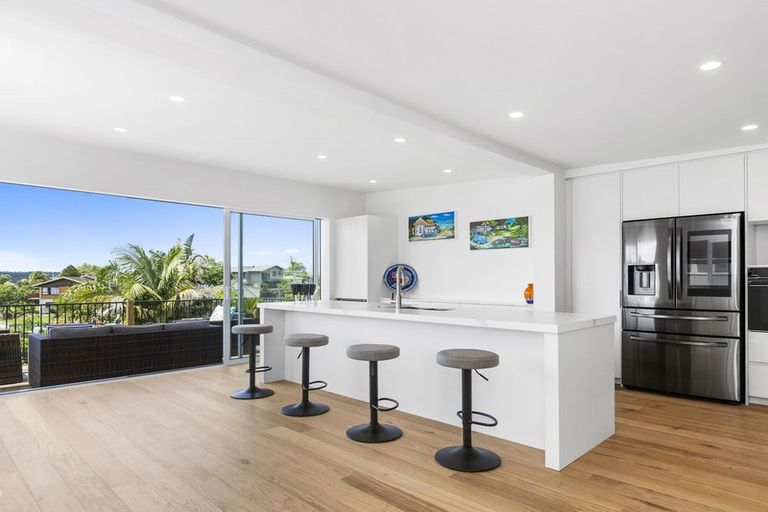 Photo of property in 32 Omokoroa Road, Omokoroa, 3114