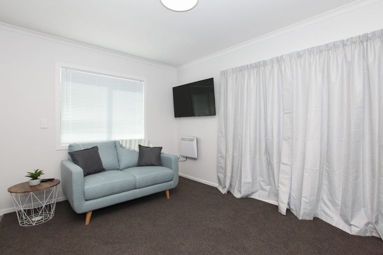 Photo of property in 2/13 Crescent Court, Melville, Hamilton, 3206