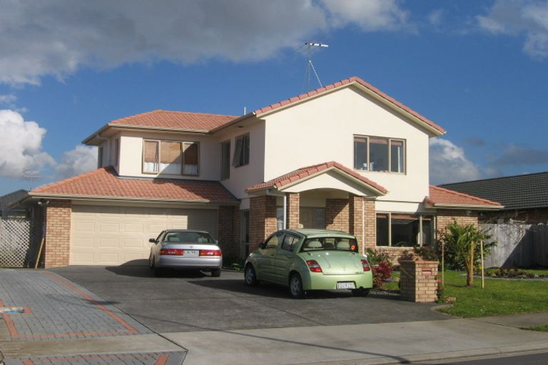 Photo of property in 16 Belcoo Crescent, East Tamaki, Auckland, 2013