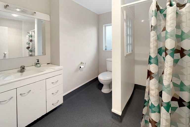 Photo of property in 15 Peppertree Glade, Kelvin Grove, Palmerston North, 4414