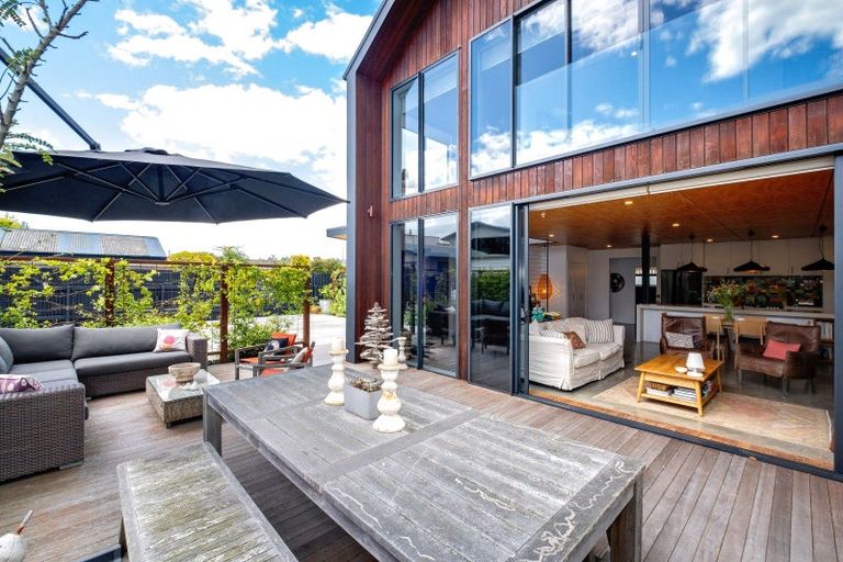 Photo of property in 52 Charles Street, Westshore, Napier, 4110