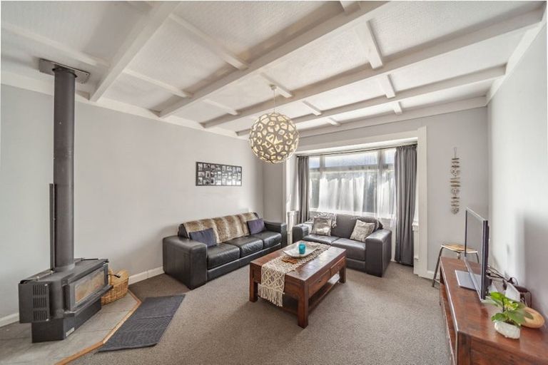 Photo of property in 15 Taradale Road, Marewa, Napier, 4110