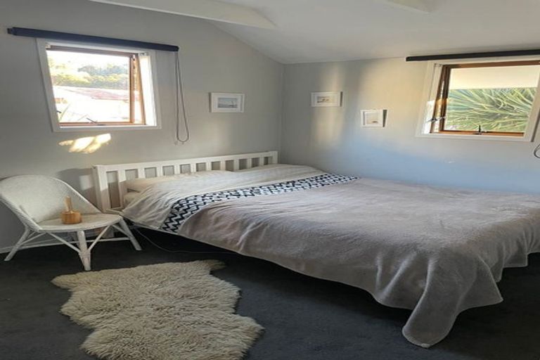 Photo of property in 2/26 Capilano Place, Glenfield, Auckland, 0629