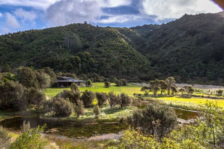 Photo of property in 944 Mangatarere Valley Road, West Taratahi, Carterton, 5791
