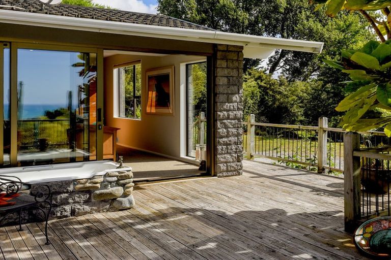 Photo of property in 100 Rocklands Road, Clifton, Takaka, 7183