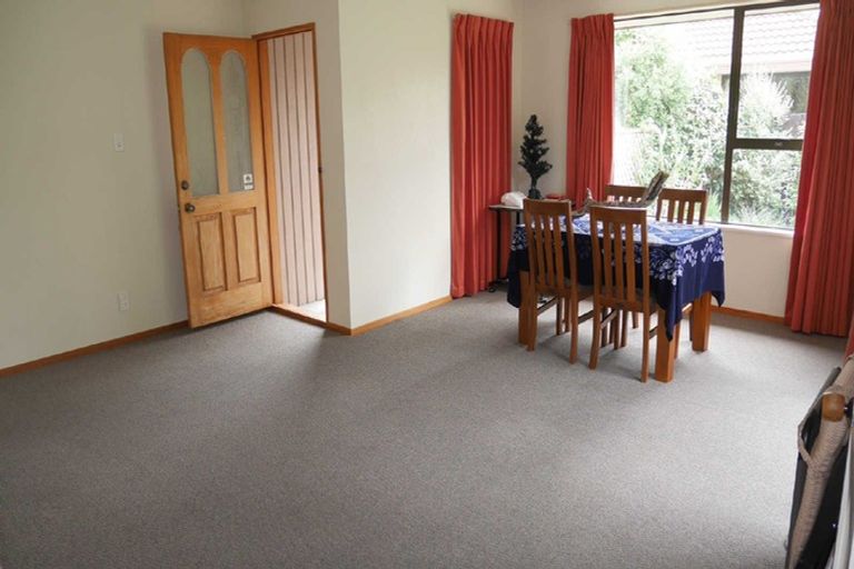 Photo of property in 8 Algie Place, Avonhead, Christchurch, 8042