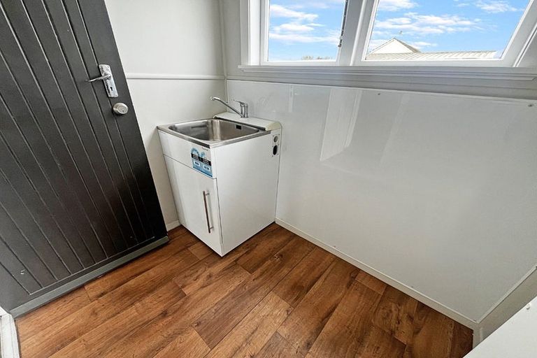 Photo of property in 2-4 Devon Crescent, Bulls, 4818