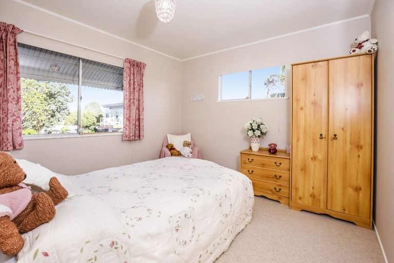 Photo of property in 194a Te Atatu Road, Te Atatu South, Auckland, 0610