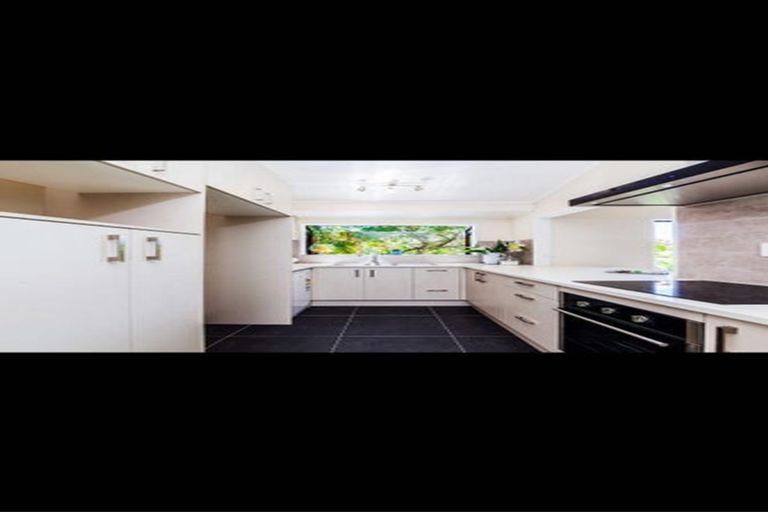 Photo of property in 43 Gosford Drive, Botany Downs, Auckland, 2010