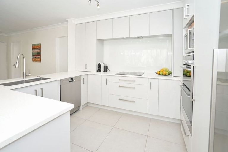 Photo of property in 15 Halcione Close, Flagstaff, Hamilton, 3210