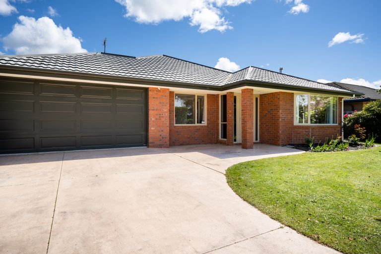 Photo of property in 92 Milns Road, Halswell, Christchurch, 8025