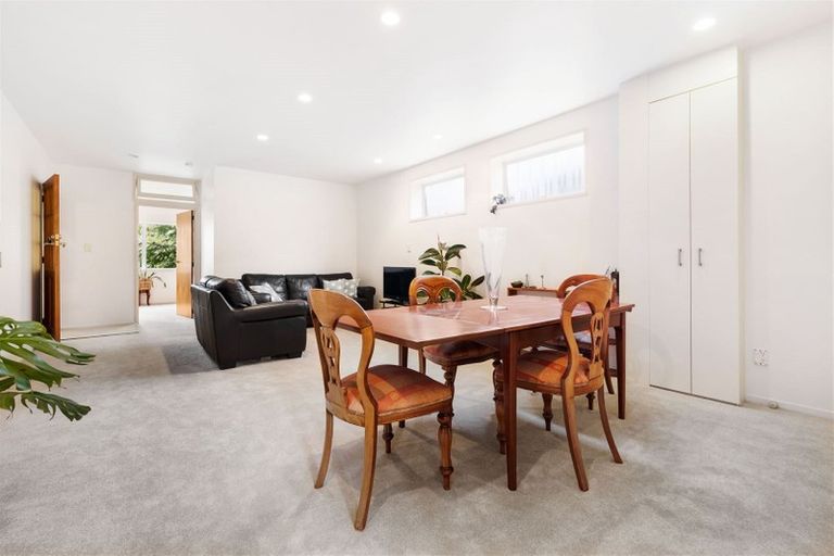 Photo of property in 113 Tiroroa Avenue, Te Atatu South, Auckland, 0610