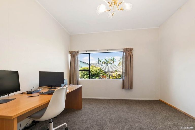Photo of property in 20 Tatyana Place, Massey, Auckland, 0614