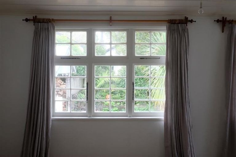 Photo of property in 90 Pendarves Street, New Plymouth, 4310