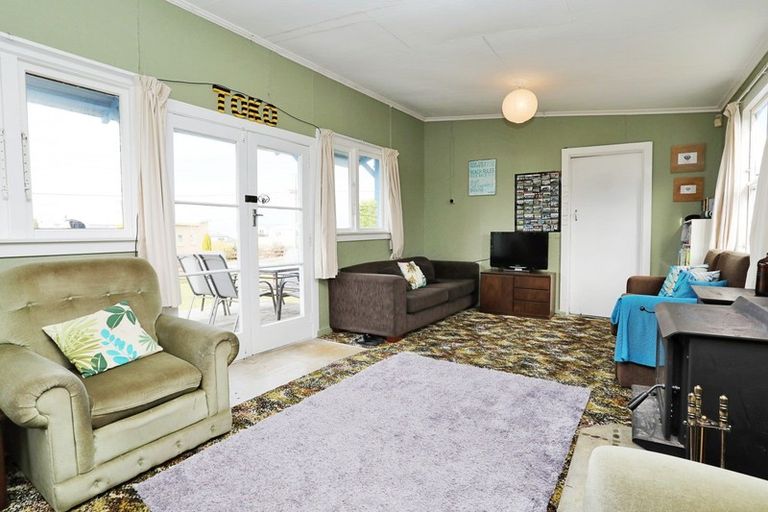 Photo of property in 16 Walker Street, Riverton/aparima, Riverton, 9822