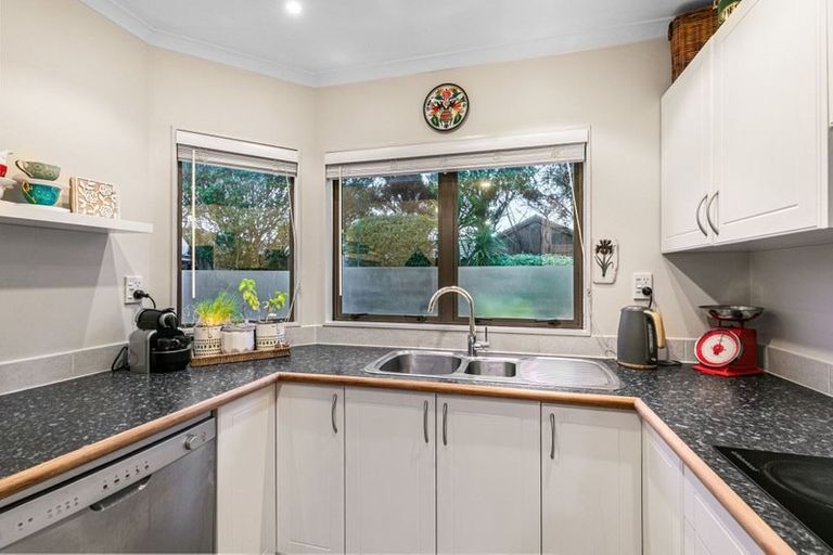 Photo of property in 5/102 Greenhithe Road, Greenhithe, Auckland, 0632