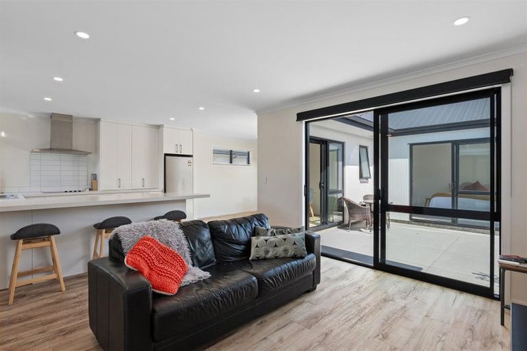 Photo of property in 16 Wimbledon Lane, Halswell, Christchurch, 8025