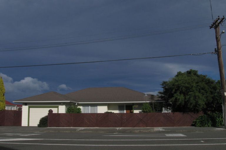 Photo of property in 2 Gordon Street, Avalon, Lower Hutt, 5011