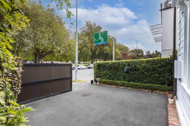 Photo of property in 26 Cranmer Square, Christchurch Central, Christchurch, 8013