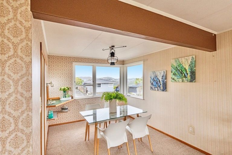 Photo of property in 12 Lenox Grove, Johnsonville, Wellington, 6037