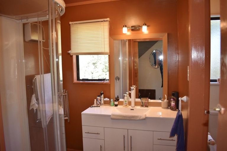 Photo of property in 4 Mavis Avenue, Waikawa Beach, Levin, 5573