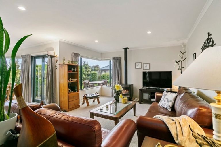 Photo of property in 32 Balmoral Drive, Hilltop, Taupo, 3330