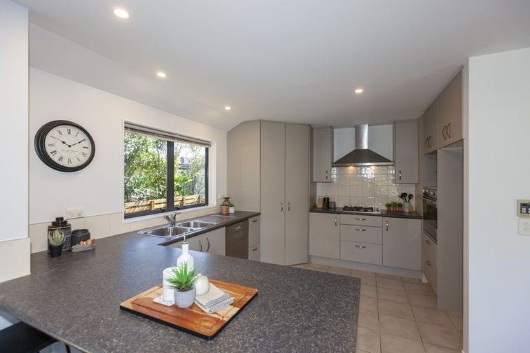 Photo of property in 6 Cascade Way, Paraparaumu, 5032