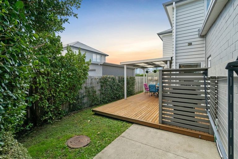 Photo of property in 16 Hakaro Way, Takanini, 2112