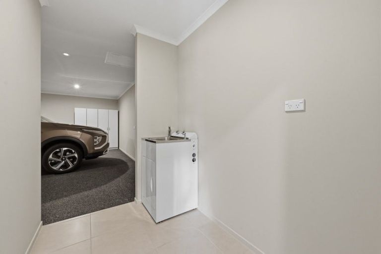 Photo of property in 61 Bridgewater Way, Pyes Pa, Tauranga, 3112