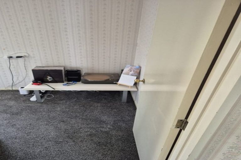 Photo of property in 17a Cecil Place, Cloverlea, Palmerston North, 4412