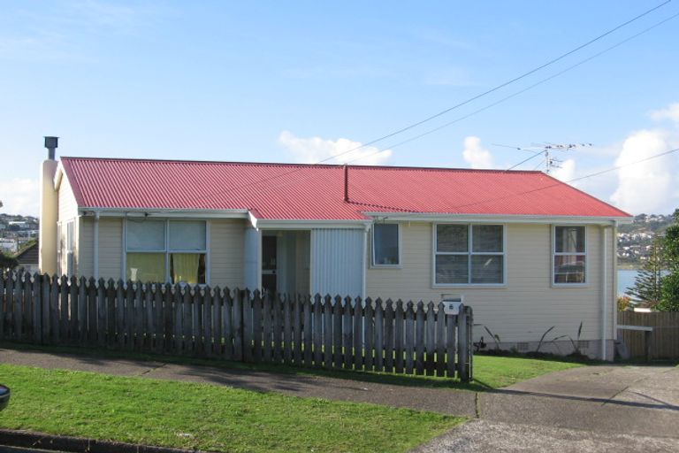 Photo of property in 6 Arero Place, Titahi Bay, Porirua, 5022