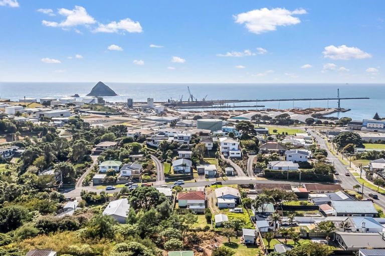 Photo of property in 9 Parris Street, Moturoa, New Plymouth, 4310