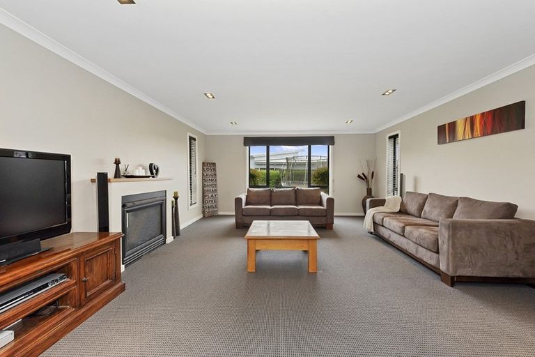 Photo of property in 6 Cornice Place, Flagstaff, Hamilton, 3210