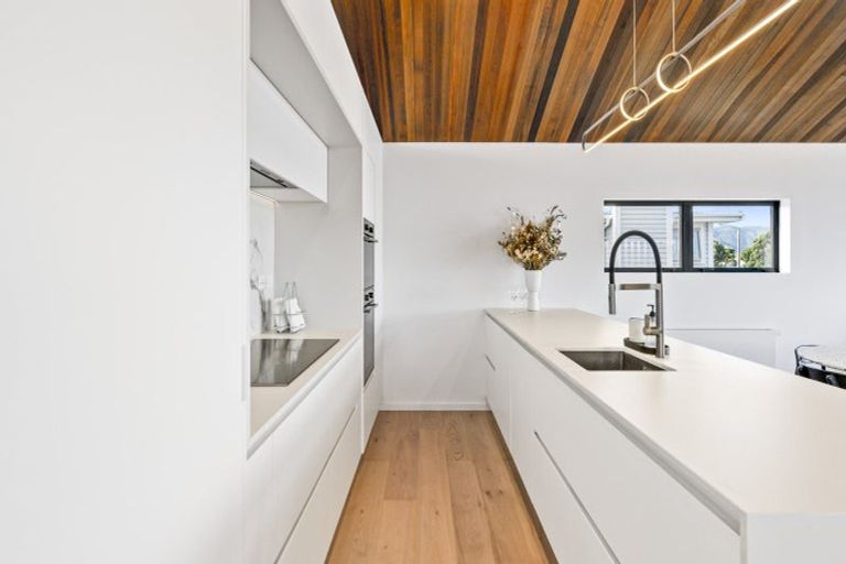 Photo of property in 239 The Esplanade, Petone, Lower Hutt, 5012