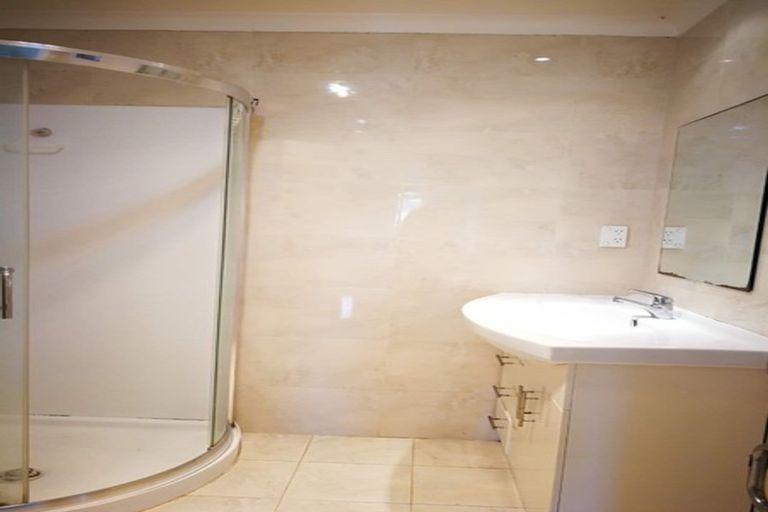 Photo of property in 2/25 Keldale Place, Forrest Hill, Auckland, 0620