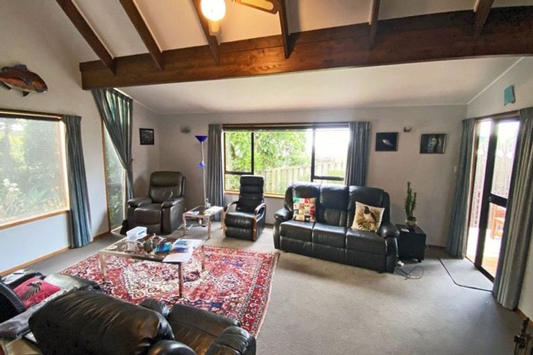 Photo of property in 19 Albert Street, Leigh, 0985