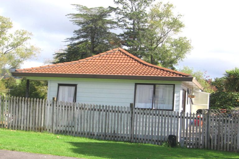 Photo of property in 3/30 Borich Road, Sunnyvale, Auckland, 0612