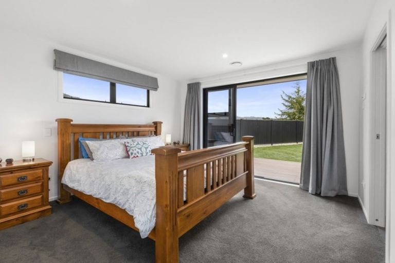 Photo of property in 25 Buddle Road, Wallaceville, Upper Hutt, 5018