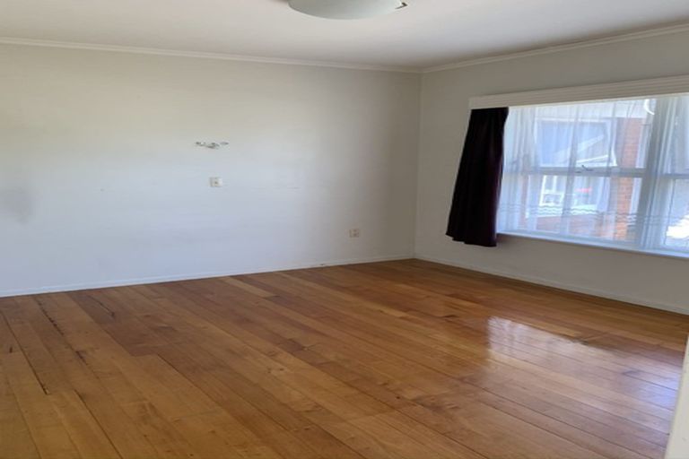 Photo of property in 2/44 Lake Road, Narrow Neck, Auckland, 0624