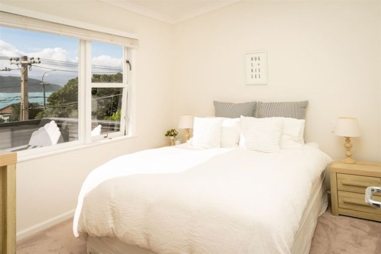 Photo of property in 278 Queens Drive, Lyall Bay, Wellington, 6022