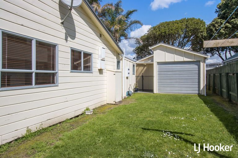Photo of property in 40 Ocean View Road, Waihi Beach, 3611