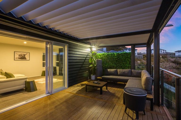 Photo of property in 156 Navigation Drive, Whitby, Porirua, 5024