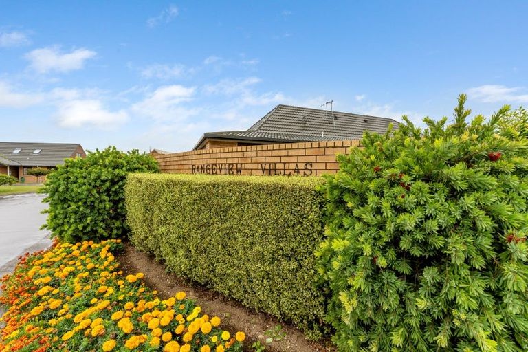 Photo of property in Rangeview Villas, 24/9 Fuller Close, Levin, 5510