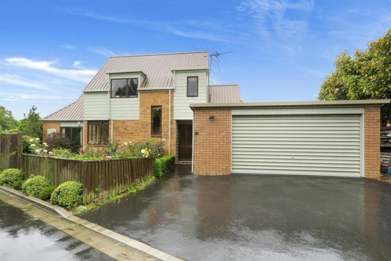 Photo of property in 2/11 Harrods Court, Ilam, Christchurch, 8053