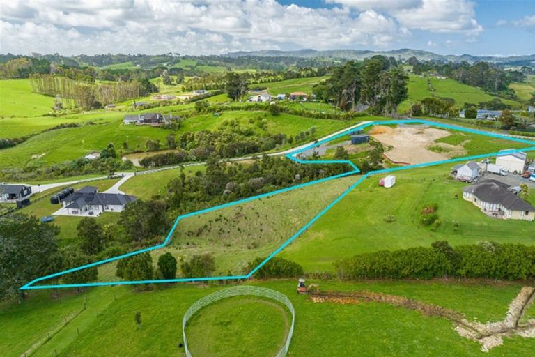 Photo of property in 263 Amreins Road, Taupaki, 0782