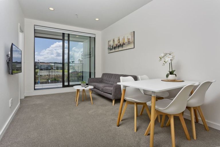 Photo of property in 310/19 Rawene Road, Birkenhead, Auckland, 0626