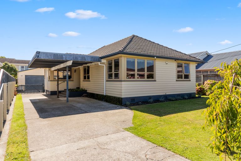 Photo of property in 23 Holyoake Crescent, Avalon, Lower Hutt, 5011